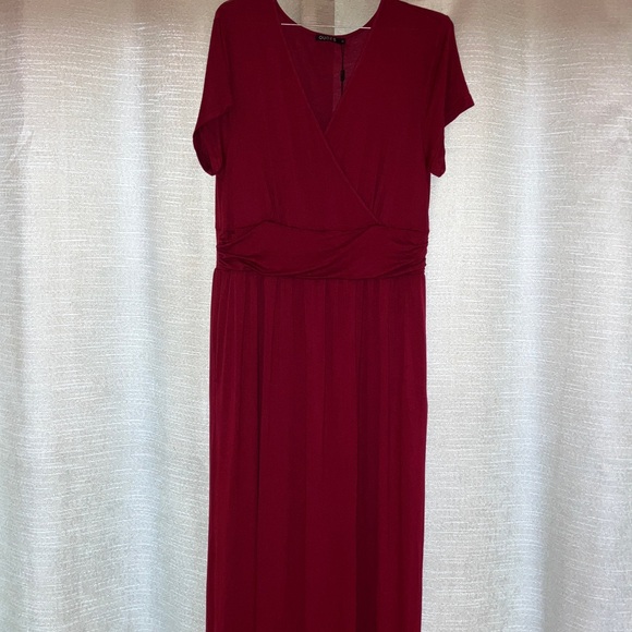 OUGES Dresses & Skirts - Chic Burgundy Short Sleeve Maxi Dress‎ XL